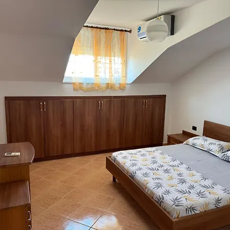 Gridi's Coastal Escape Daire *