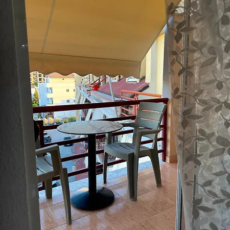 Gridi's Coastal Escape Daire *