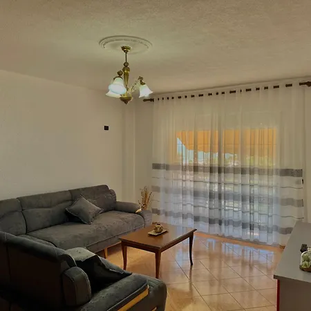 Gridi's Coastal Escape Daire