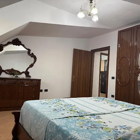 Gridi's Coastal Escape