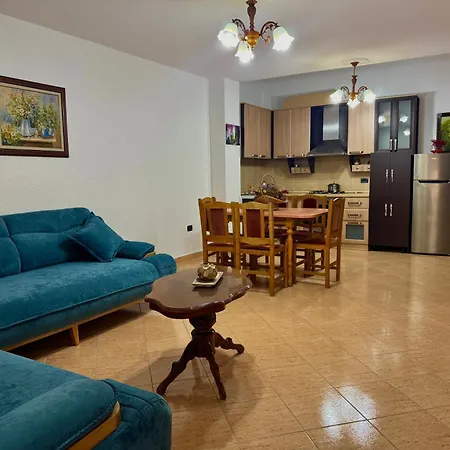 Gridi's Coastal Escape *